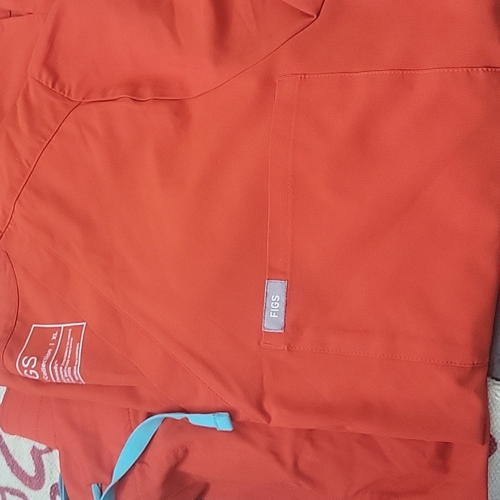 Womens Figs scrub set